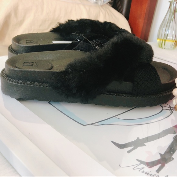 Joe’s Jeans Fur Slides Sandals - Picture 4 of 5